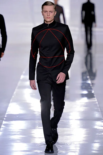Look 13